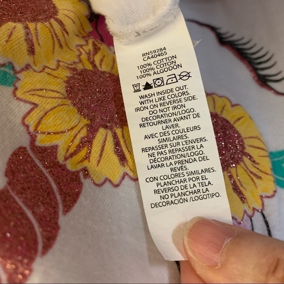 The Children’s Place “Beautiful like my Auntie” Neon Unicorn Tee. Size 5/6. - Picture 3 of 4